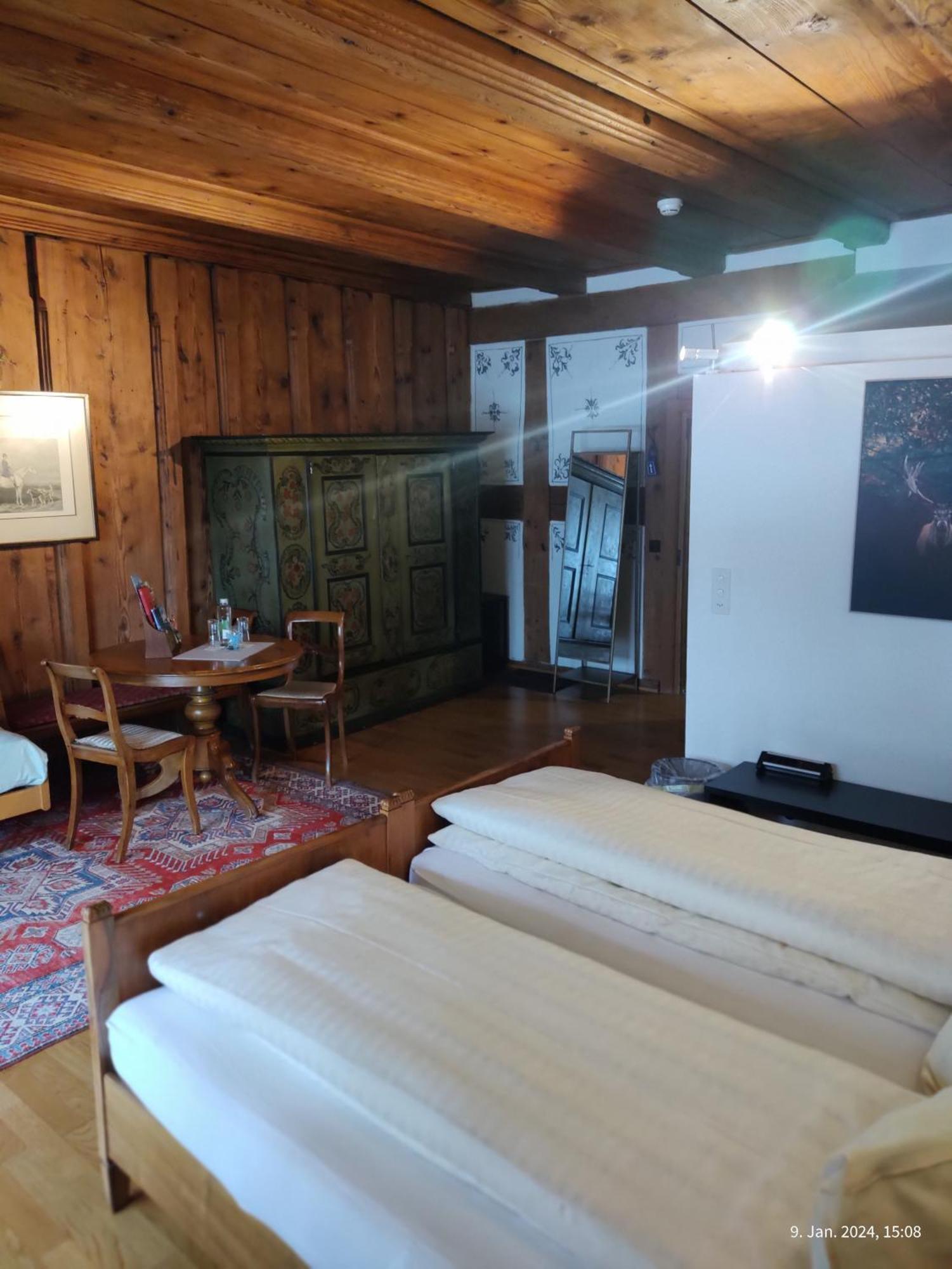 Gasthaus "Hotel Hirschen" Beromünster Extérieur photo